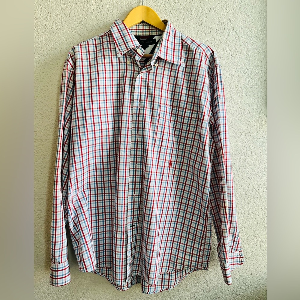 Tommy Hilfiger men's long sleeve dress shirt